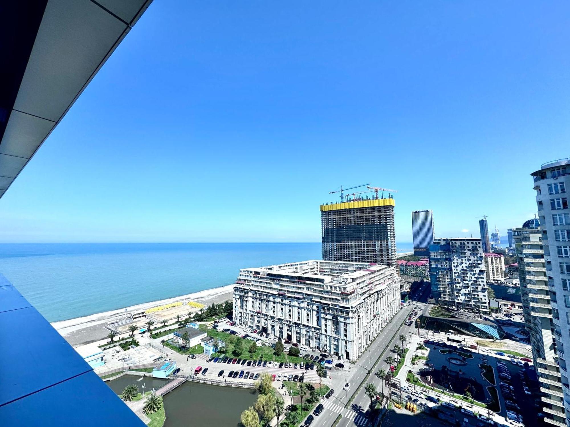 Your Sunshine Apartments Batumi Exterior photo